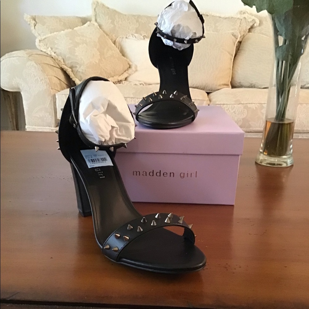 Madden girl heel shoes (black)